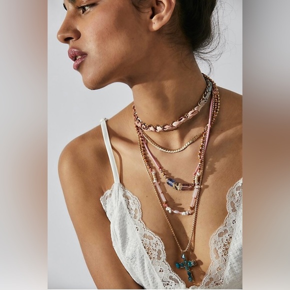 Free People Acadamia Pink and Gold Layered Necklace  NWT - Picture 5 of 8